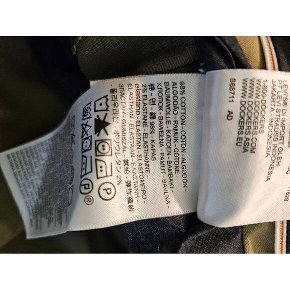 Dockers classic Khaki pants. 40X32. - Picture 6 of 6